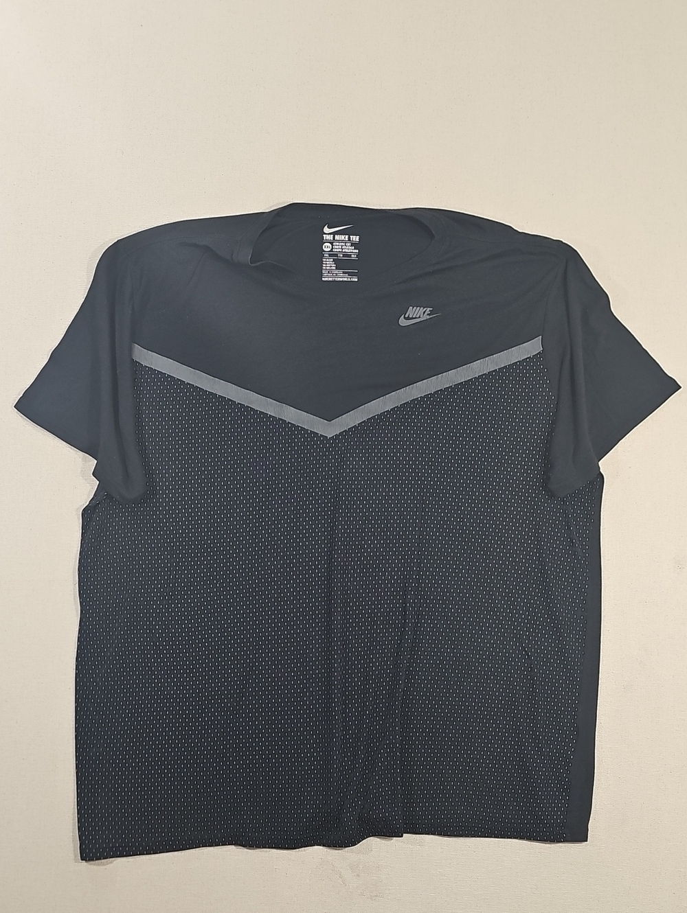 Nike Black Short-Sleeve Athletic Tee with Gray Chevron